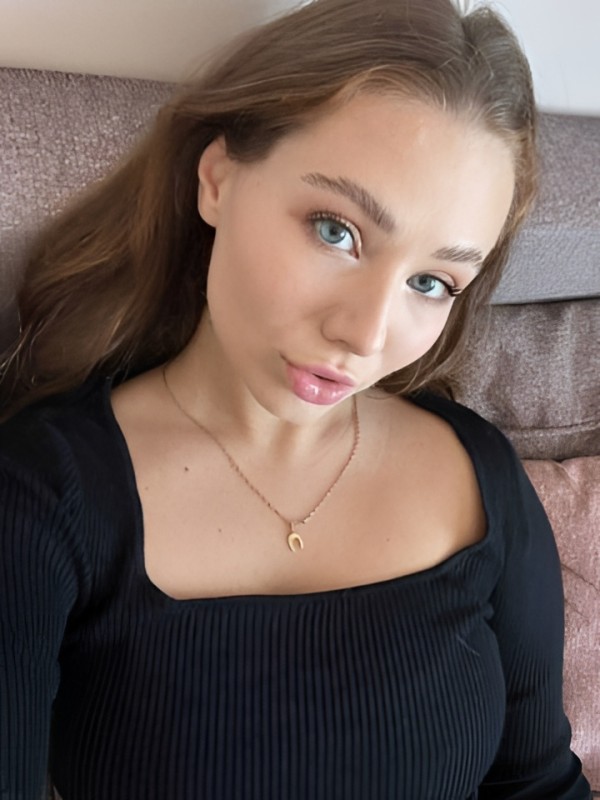 Элина привлекательная девушка из Горячий ключ цена от 3000 руб