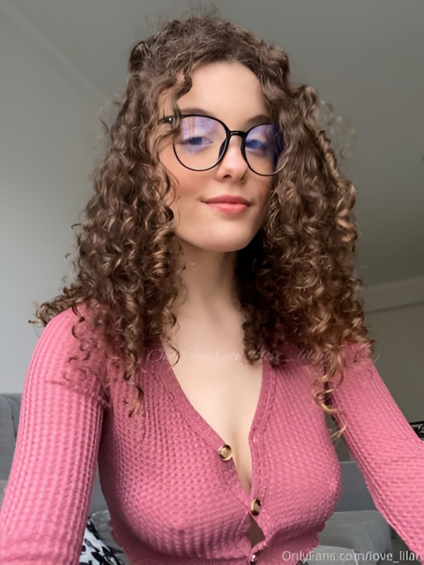 Эвелина привлекательная девушка из Горячий ключ цена от 2000 руб